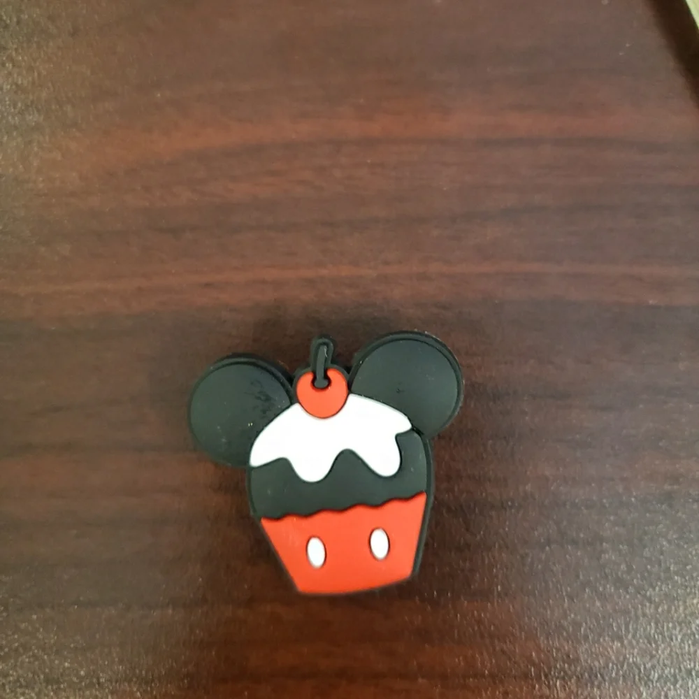 New Set of 8 Disney Shoe Charms